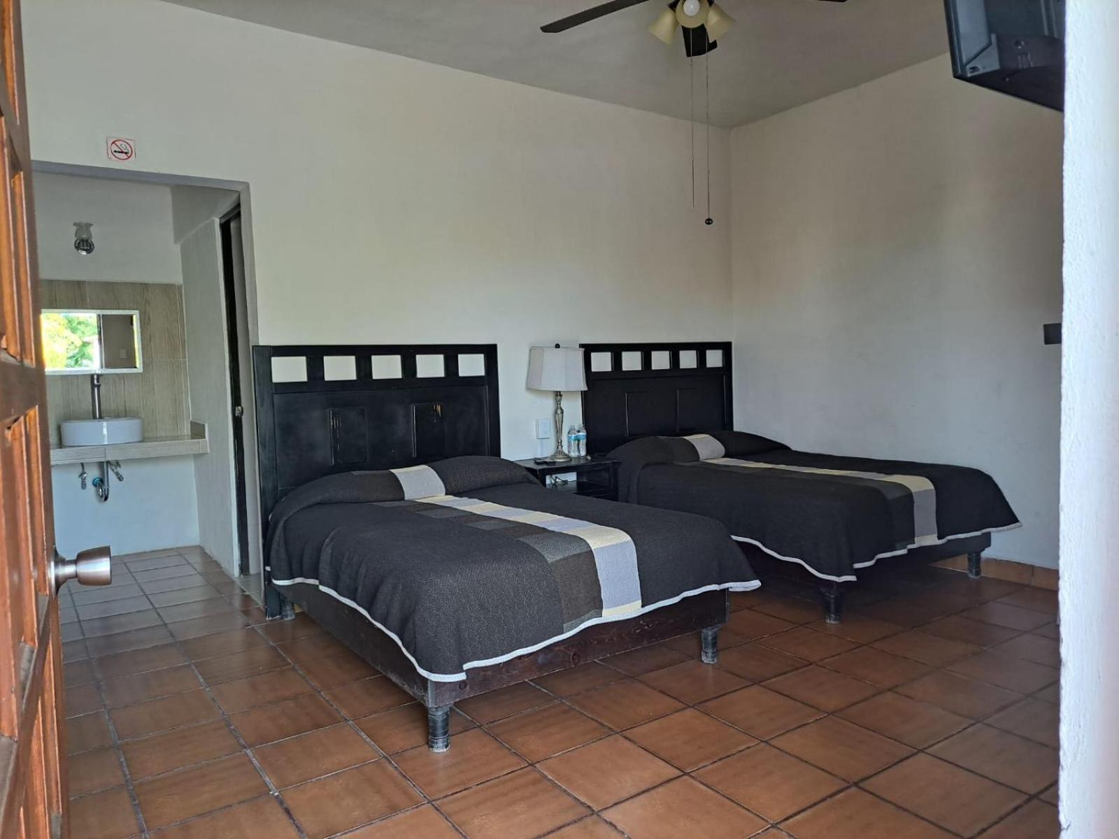 La Ilusion Hotel Campestre Y Balneario Паррас-де-ла-Фуэнте Экстерьер фото